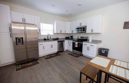 Burlington House | 4 Min to Downtown - 10 Min to Elon - Washer and Dryer
