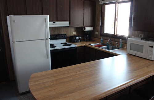 Hayward House | 4 Season Nelson Lake cabin, only 5 miles from town, WIFI, AC,Dogs Welcome