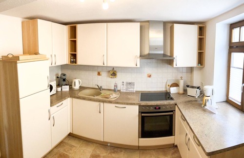 Bad Berka Apartment | 4 Sterne Ferienwohnung Morgensonne am Kurpark, Parkplatz, Wlan, 2 Schlafzimmer