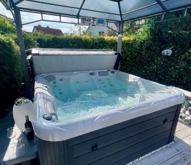 Braunfels Apartment | 4 Sterne Ferienwohnung Schlossblick Sauna Pool Whirlpool pri