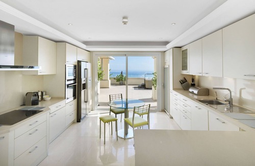 New Golden Mile Apartment | 405 Luxury 4 Bed Penthouse, Heated 20m Pool-Front Line-Paseo-Bikes-BBQ-Hot Tub