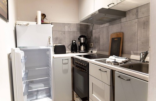 Weissenstadt Apartment | 40qm-große Ferienwohnung mit Blick auf den Waldrand