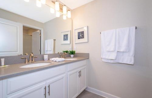 Kissimmee House | 4809AM TOWNHOUSE 4 BEDROOMS & 3 BATHROOMS + POOL