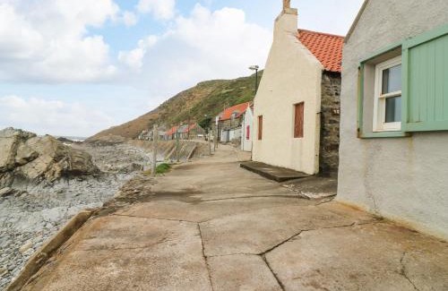Banff House | 49 Crovie Village