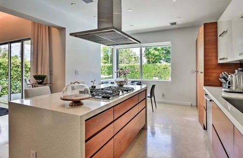Keystone Point House | 4b/3.5ba Modern Miami Villa Oasis w/Private Pool!