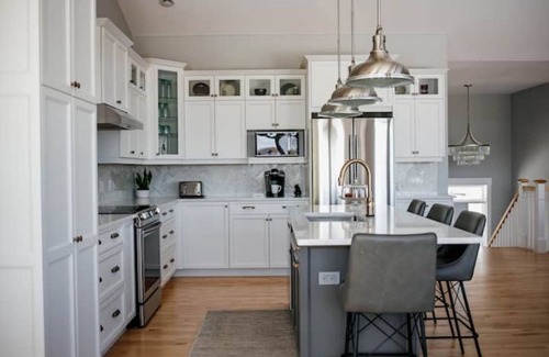 Cornwall House | 4bdrm home water-view of ChTwn Harbour