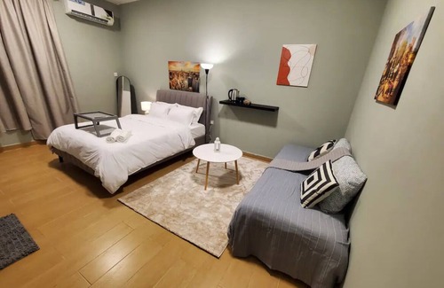 Sheikh Zayed Road Villa | 4Bed Burj khalifa view with Jacuzzi Villa in Dubai