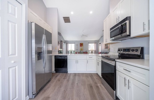 Paradise Woods House | 4BR-2 King Masters, Roku, WiFi, Private Pool and Spa
