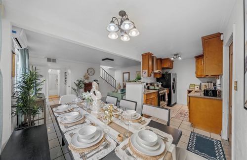 Lincoln Acres House | 4BR/2Bth, Garage, Gated Yard, near SD Gaslamp, DT