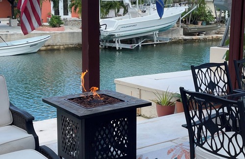 Big Coppitt Key House | 4BR/3BA Waterfront Home w/Pool, Tiki Bar, Dock, close to Key West, Sleeps 10