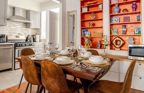 Near Northeast House | 4BR/4BA Beautiful and Large House in DC! 1 Mile from Capitol Hill!