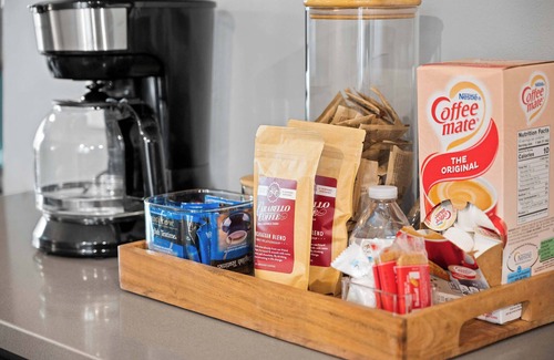 Mount Adams House | 4BR Bridal/Group Retreat, Walkable, Skyline Views