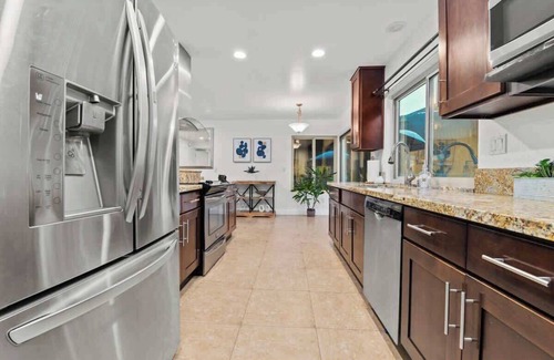 Linda Vista House | 4BR Luxury w/Pool, Spa & Sauna
