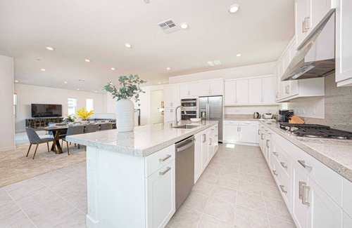 Irvine House | 4BR Sentosa Luxe Retreat｜Community Pool｜Garage Access｜Remote Lock｜Wifi #42267