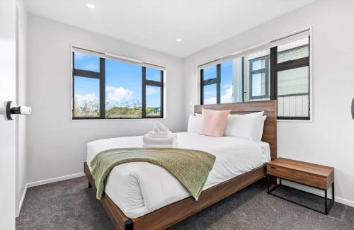 Auckland Apartment | 4BR Townhouse Perfect for Families I Zodiak Stay