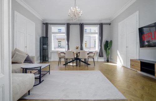 Wiesbaden Apartment | 4BR - Zentral - Geräumig - Terrasse - Altbau - Netflix - Grill - Wifi