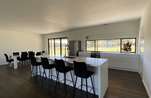 Mansfield House | 5 acre property with magnificent views