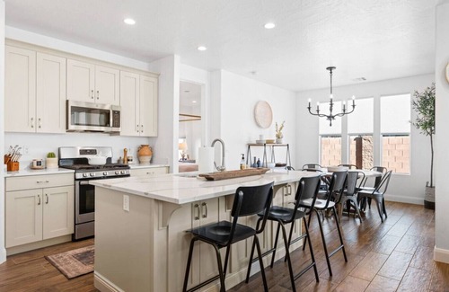 Sienna Hills House | 5 Bed Modern St George Oasis!