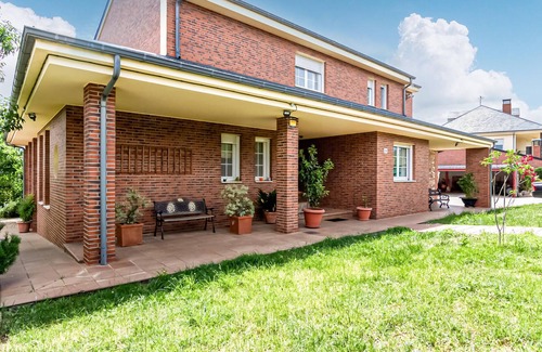 Villafranca del Bierzo House | 5 bedroom accommodation in VILLAFRANCA DEL BIERZO