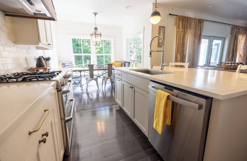 Sitka House | 5 bedroom, 4 bath modern farmhouse, close to downtown