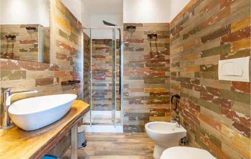 Campo Ascolano House | 5 Bedroom Amazing Home In Torvaianica