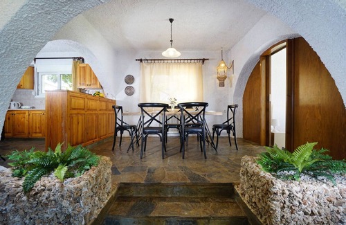 Stavros Villa | 5-bedroom Golden Sea Villa