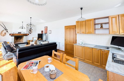 Svajcarnica House | 5 bedroom lake front home in Ceminac