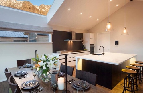 Jacks Point House | 5 Bedroom Villa with Mountain Views