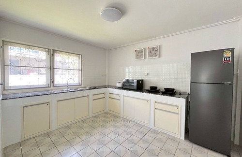 Suan Luang House | 5 beds 452sqm. Private garden Pet friendly angle with CCTV