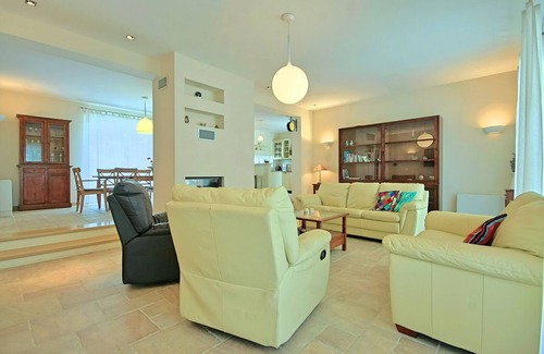 Butkovici Villa | 5 * Charming villa with large heated pool, 2 tennis courts, jaccuzzi