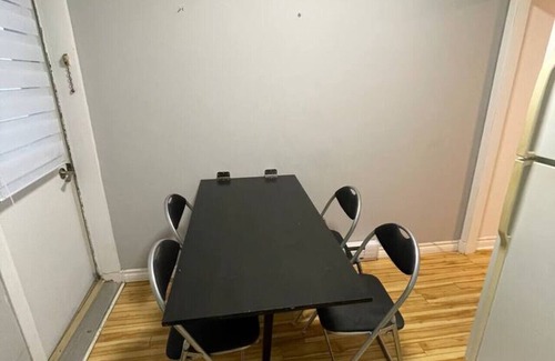 Saint-Jean-Baptiste Apartment | 5 Mins to Old Quebec: A/C+ Wi-Fi + Pet-Friendly