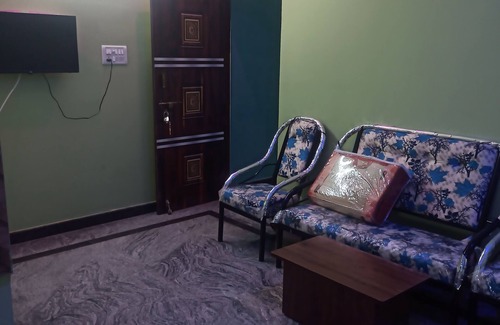 Tiruvannamalai House | 5 minutes walkable from idukkupilaiyar kovil ,family room for 4 to 5 members