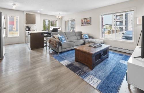 Southwest Edmonton House | 5 STAR Business Luxury Homeshare