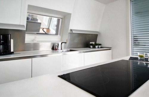 Geierswalde House | 5-star floating vacation home on Lake Geierswald