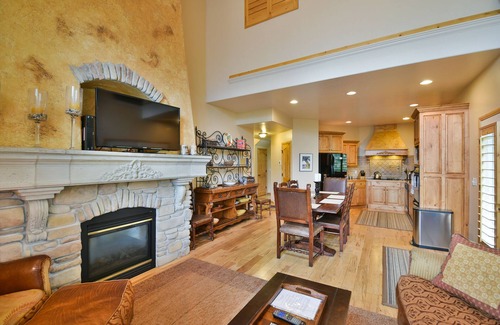 Eden House | 5 Star Luxury Townhome | 5 Bed, 4.5 Bath