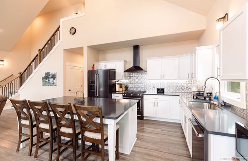 Wild Rose House | 5 Star Rated on Leading Vacation Rental Platforms