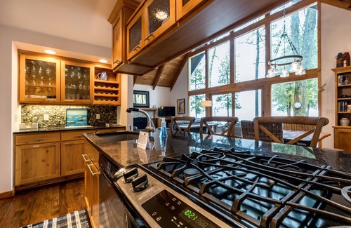 Sturgeon Bay House | 5-Stars! 1.3 Acres On Lk Mich!- June 26-July 3, Aug 7-14 2026 Still Available!