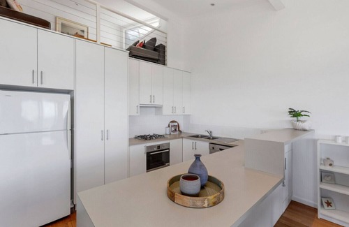 Wongarra Apartment | 5 Whitecrest Resort - Pool & Amazing Ocean Views