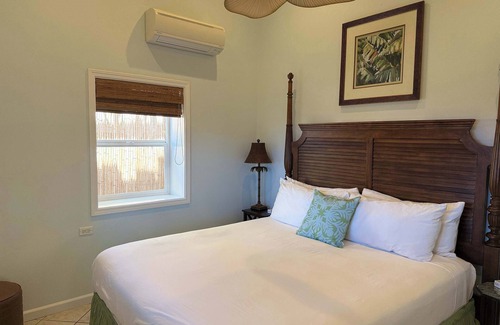 Kahana Bed & Breakfast | 50% Off! 3 BR Bed & Breakfast Steps from the Beach with AC