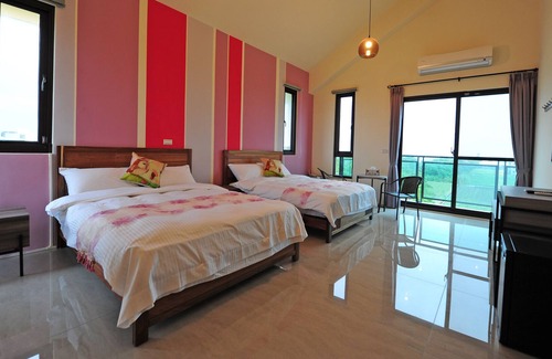 Ji'an Bed & Breakfast | 501 Hill view quadruple room - Hualien