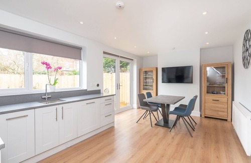 Heworth House | 51 Main Avenue · Luxurious Modern York House with Garden & Parking | Pass the Keys