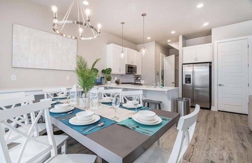 Santa Clara House | 52-53| Poolhouse Duplex in St George with 2 Pools and Hot Tubs