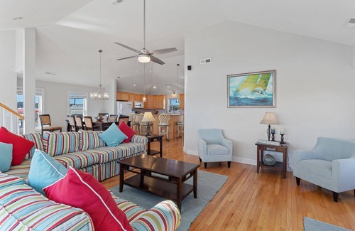 Kill Devil Hills House | 5213 Sandy Feet Retreat *4 Min Walk to Beach*pool
