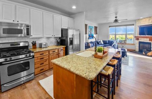 Bear Hollow Village House | 5410 Cross Country Mountain Ski Getaway with Hot Tub Pool! by SkyRun Park City