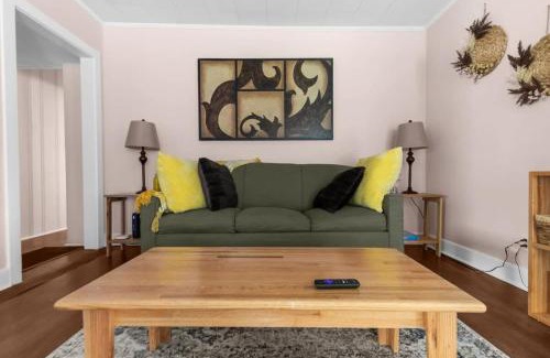 Shannon House | 57th Blushing Bungalow