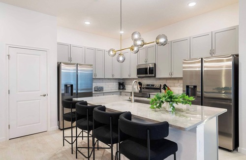 Florida Central Atlantic Coast House | 5911 Luxury 10BD Family Home For an Unforgettable Vacation!