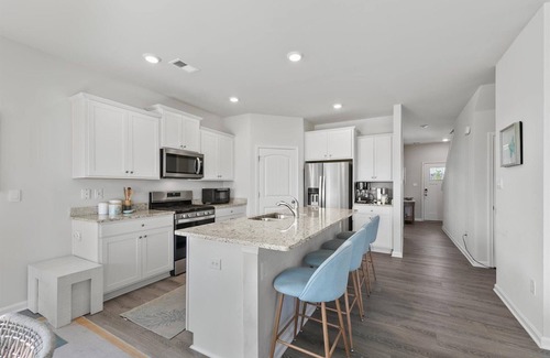 Millville House | 5BD+den 5mil to Bethany Beach, Pool&Beach Shuttle