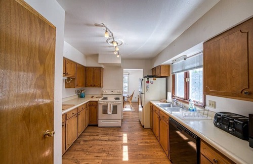 Leadville North House | 5BR Cozy Group Getaway - Views - Game Room