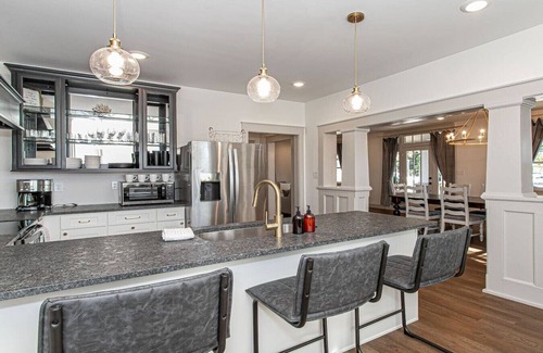 Knoxville House | 5BR Happy Holler Home >3 min to Downtown + Deck