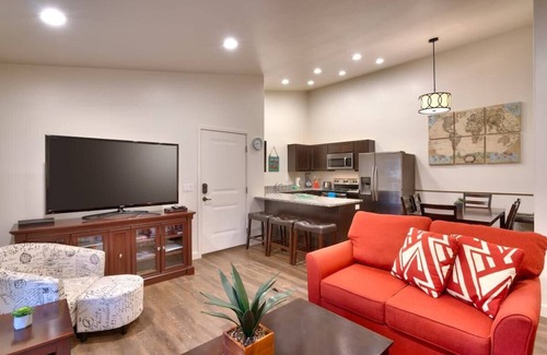 Moab South Valley Condo | 5L Family Friendly Top Floor Moab Redcliff Condo, Pool & Hot Tub